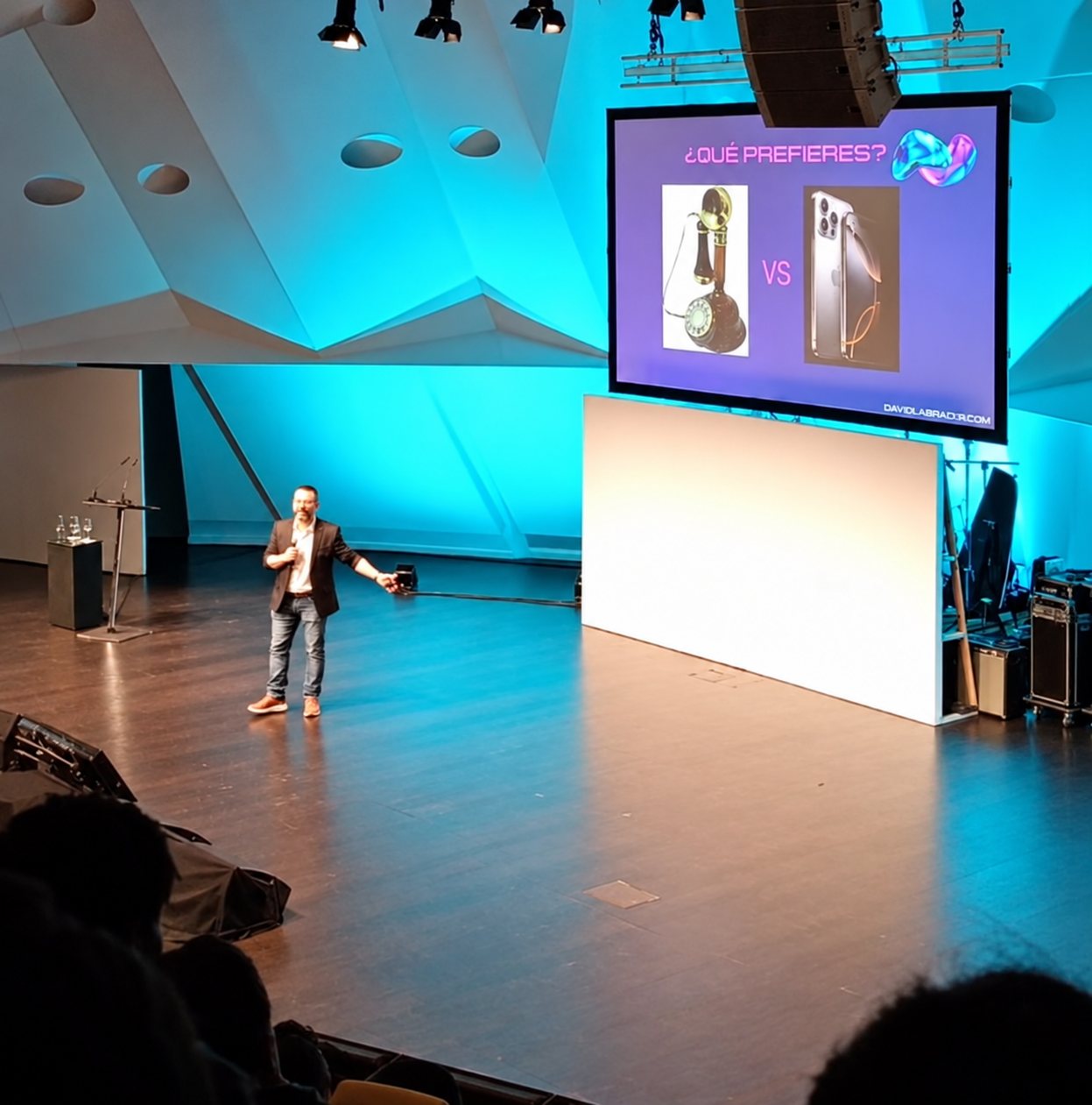 David Labrador impartiendo una masterclass en el Auditorio de Tenerife